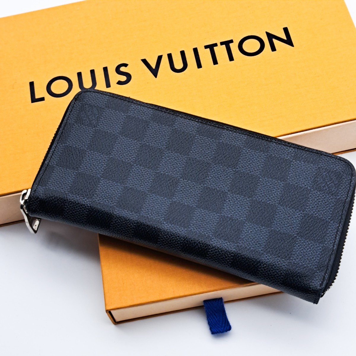 LOUIS ジッピーウォレット VUITTON ルイ・ヴィトン グラフィット 