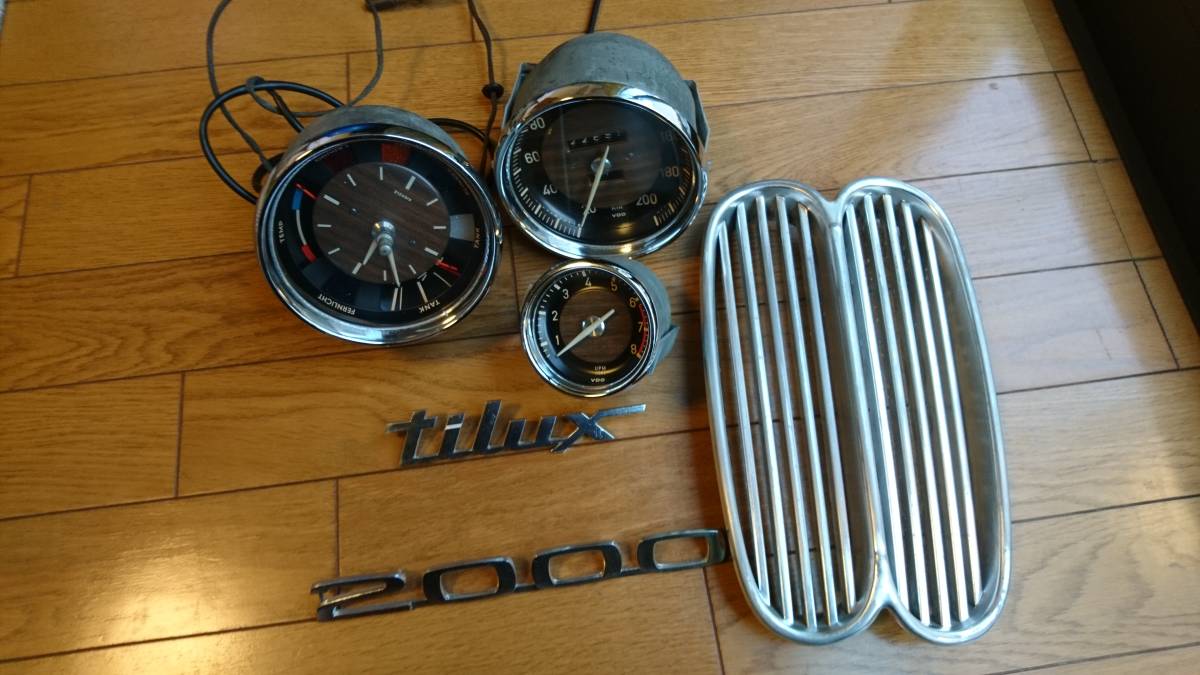 BMW2000tiluxメーター他