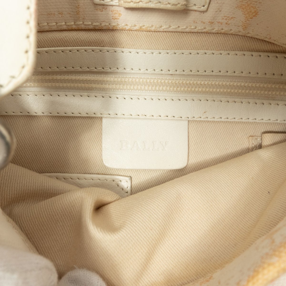 BALLY バリー ショルダーバッグ 斜め掛け 肩掛け クロスボディ 