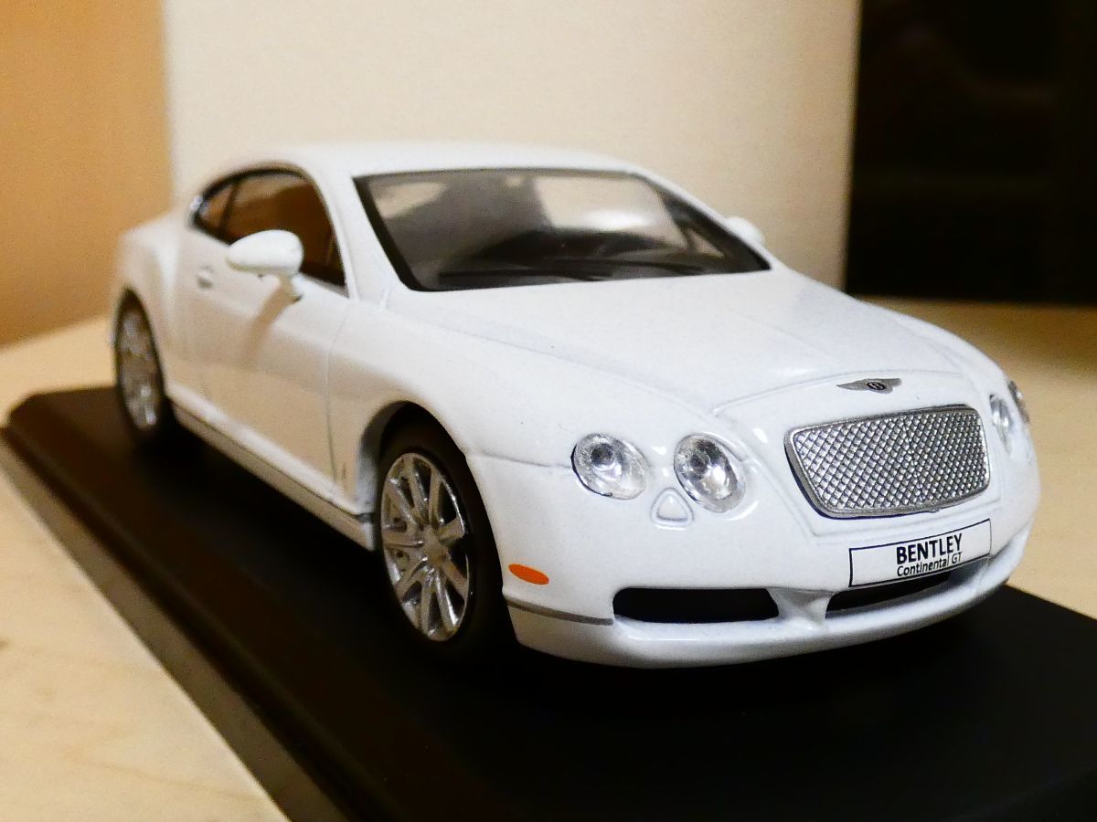 PMA 1/18 ベントレー・コンチネンタル GT （シルバー）