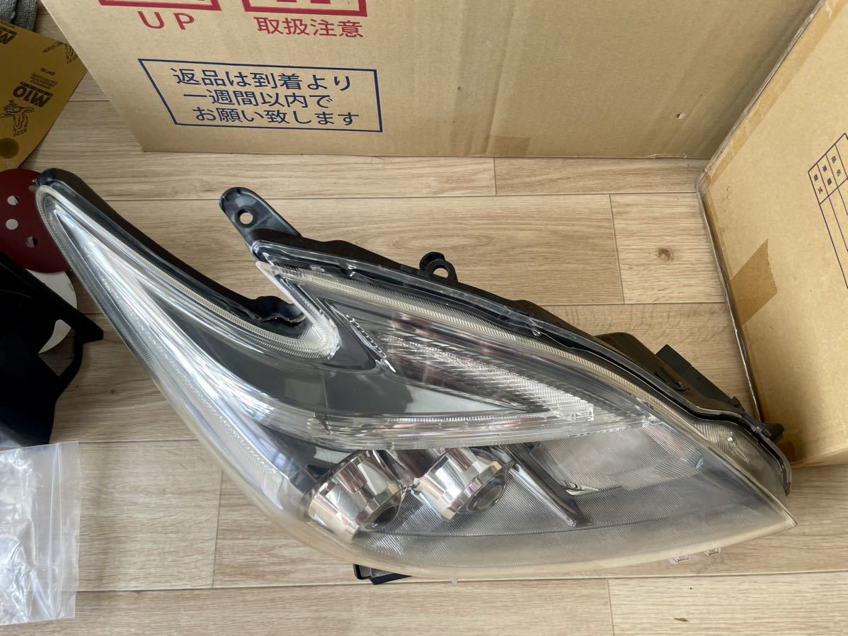 プリウス30後期ツーリング　ヘッドライト　右　ポジションLED一部不点灯 プリウス30後期ツーリング ヘッドライト 右 ポジションLED一部不点灯