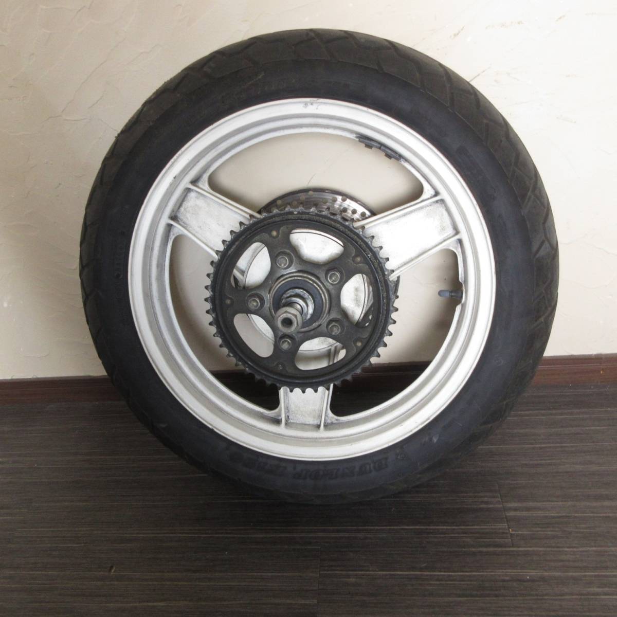 【B0049E】HONDA ホンダ VFR750 RC24 純正 リアホイール タイヤ付き 中古品