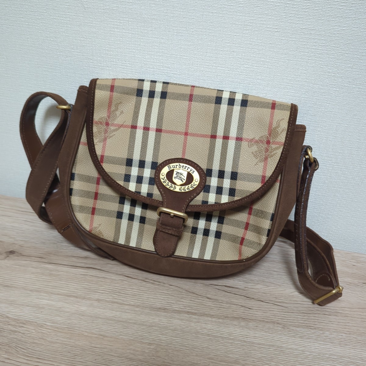 BURBERRY ショルダーバッグ ノバチェック　保存袋付き BURBERRY バーバリー ショルダーバッグ 保存袋付き ショルダーバッグ