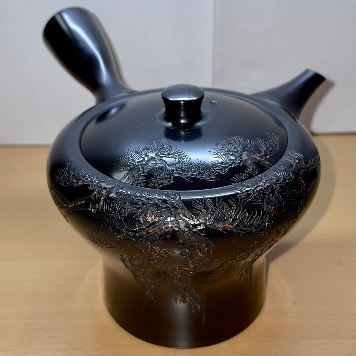 常滑焼 黒泥 榊原賢治 賢治作 松寿千年 松図刻 あけぼの技法 横手急須 