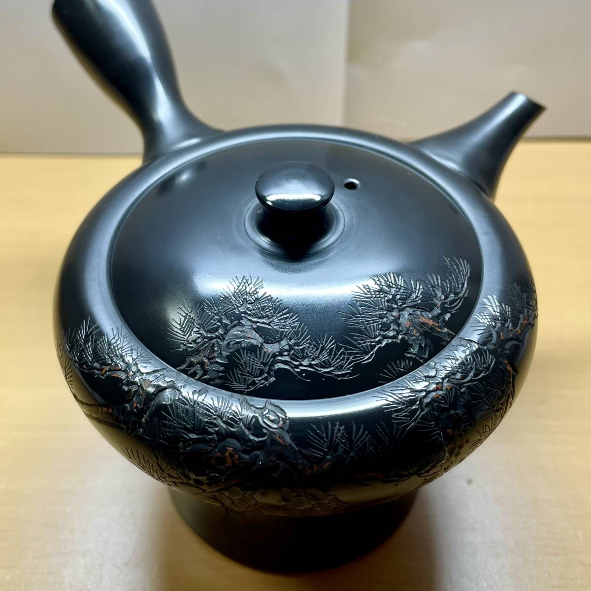 常滑焼 黒泥 榊原賢治 賢治作 松寿千年 松図刻 あけぼの技法 横手急須 