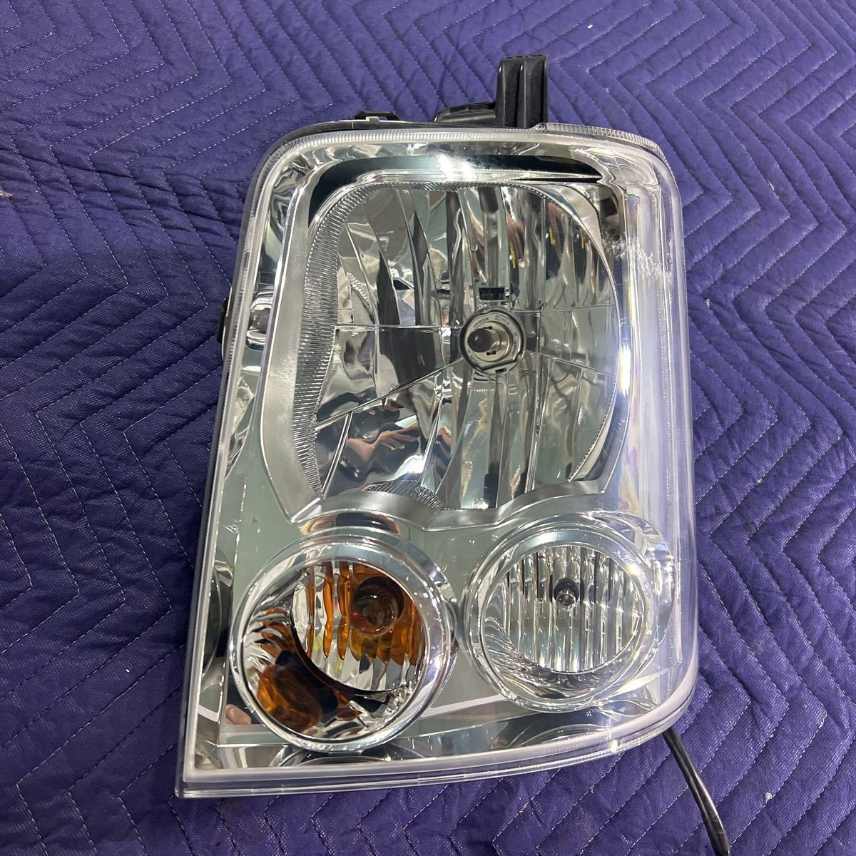 新品 64ｗエブリィワゴン スクラムワゴン 純正 左 ヘットライト本体 新品 64wエブリィワゴン スクラムワゴン 純正 左 ヘットライト本体