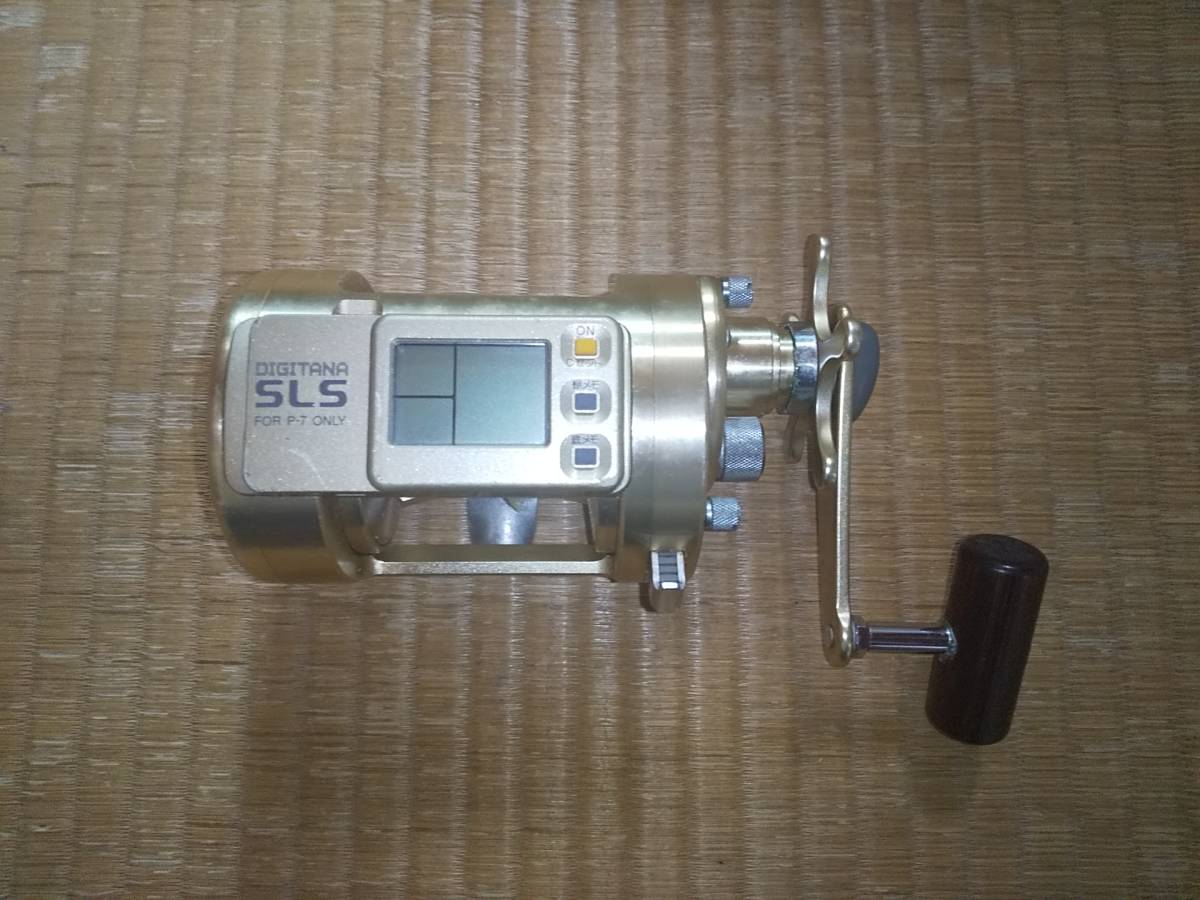 シマノ ベイトリール カルカッタ 3000 右ハンドル 液晶カウンター付き