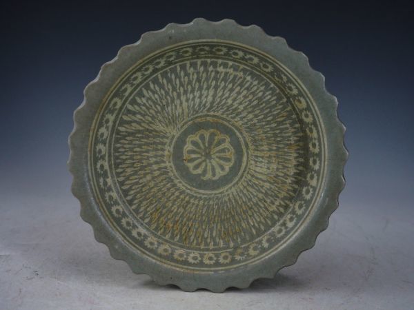 李朝 高麗 コレクター品] 粉青沙器 三島 皿 箱付 白磁 朝鮮 韓国 9093