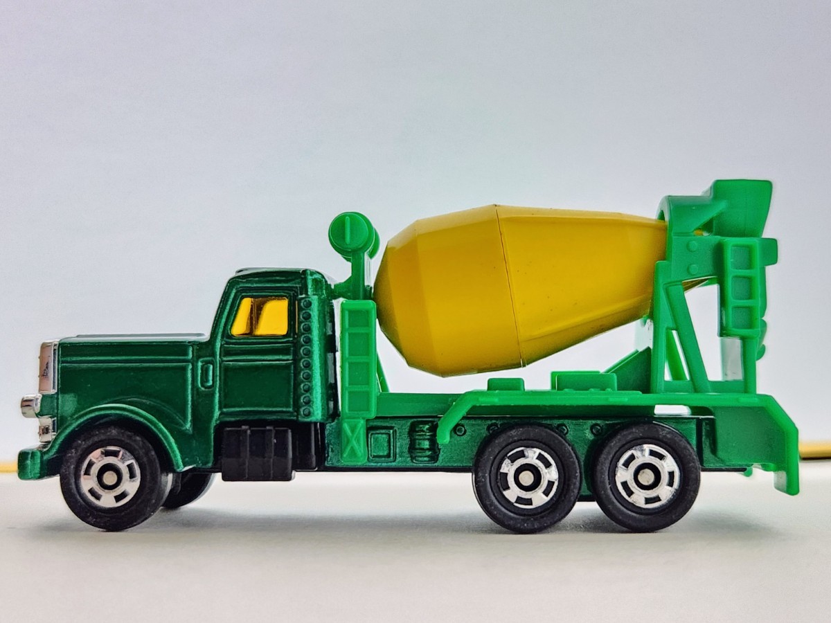 2025，送料無料 トミカ 日本製トミカ アメリカン ミキサー車
