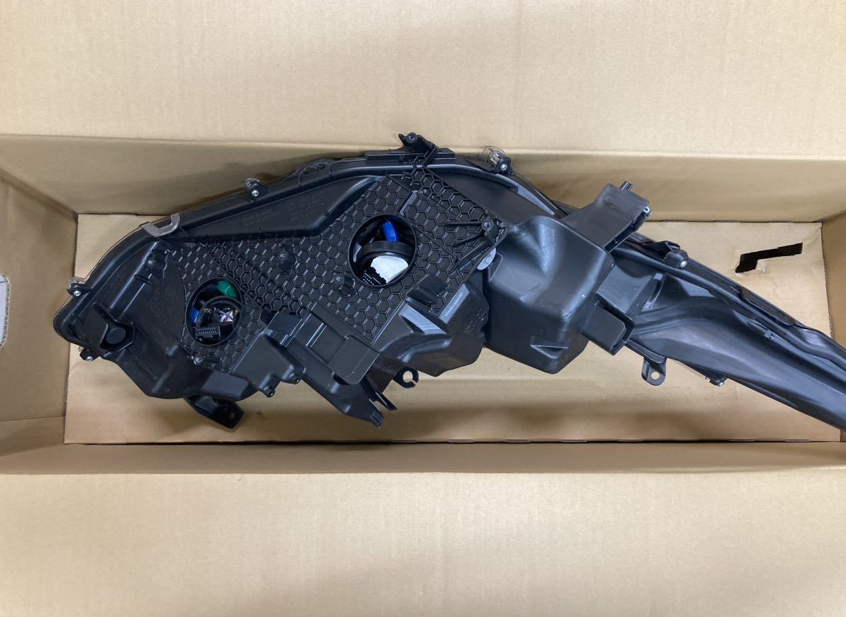 ☆プリウス PHV ZVW52 A☆左ヘッドライト LED 47-91 （ア） 81185-47560