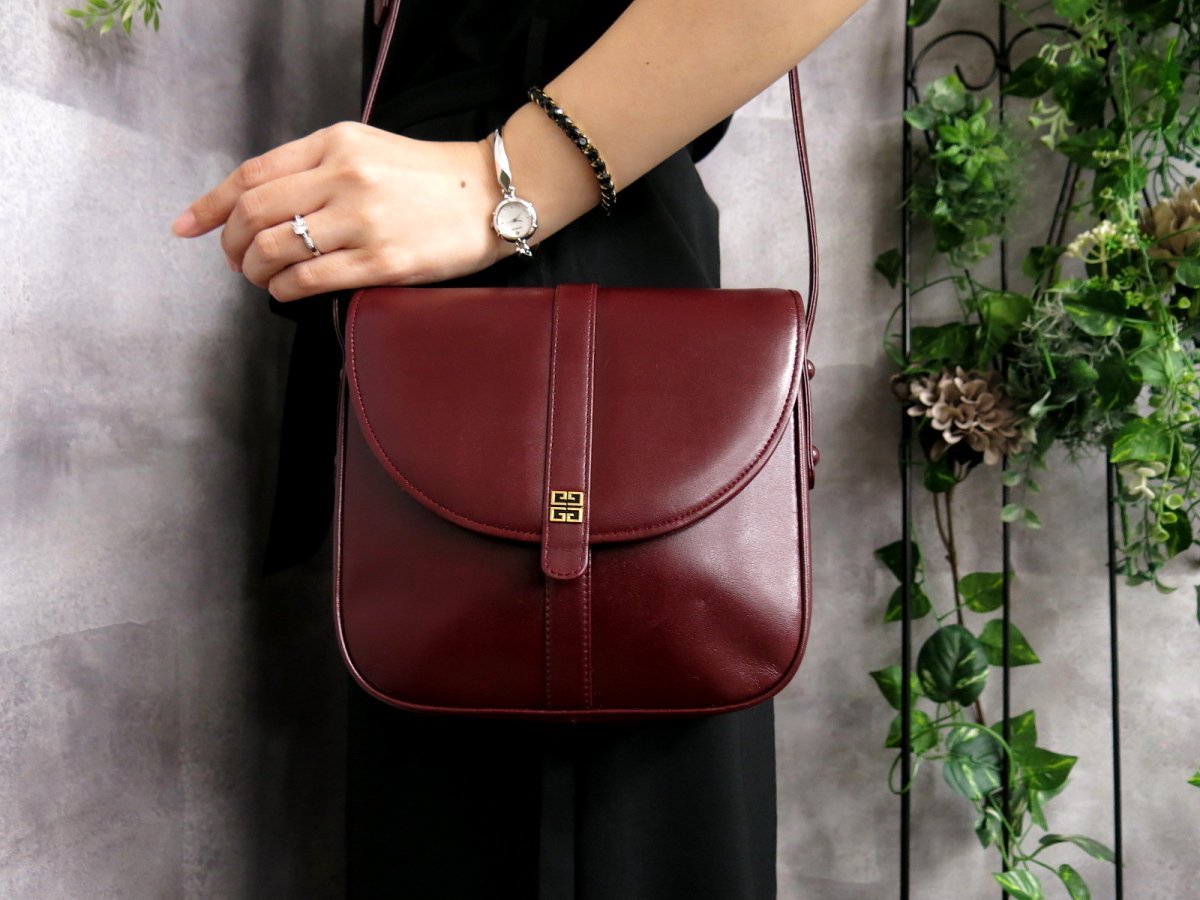 ●超美品●GIVENCHY ジバンシィ●カーフ レザー 本革●ミニ ショルダー バッグ●ボルドー●ゴールド金具●斜め掛け●かばん●Js39732
