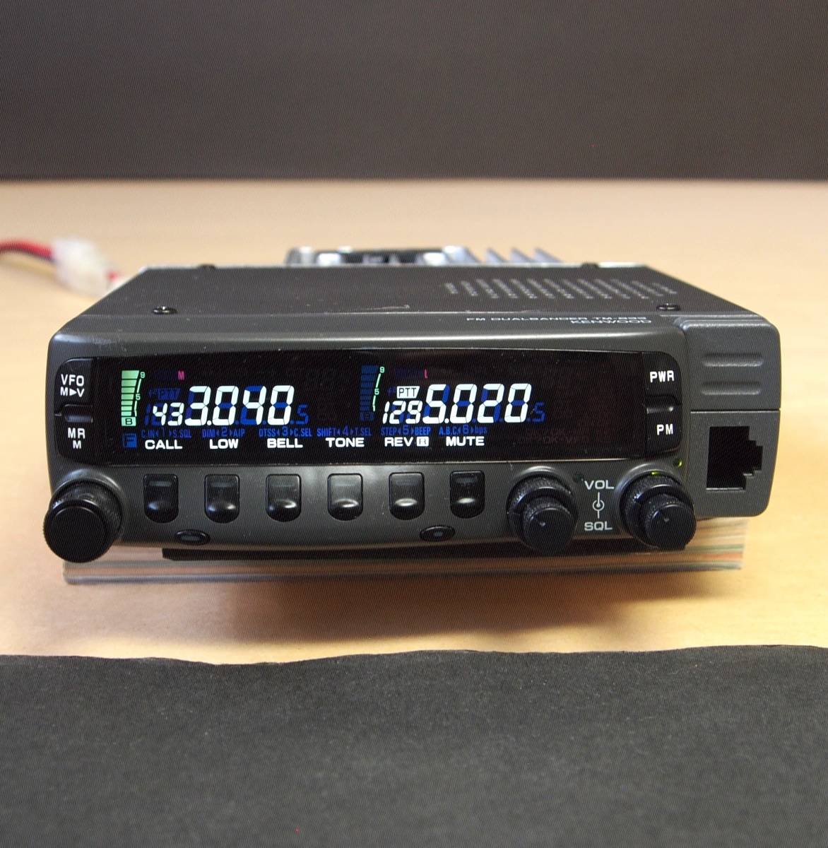 KENWOOD TM-833 430/1200MHz KENWOOD TM–833 430/1200MHz FM DUALBANDER