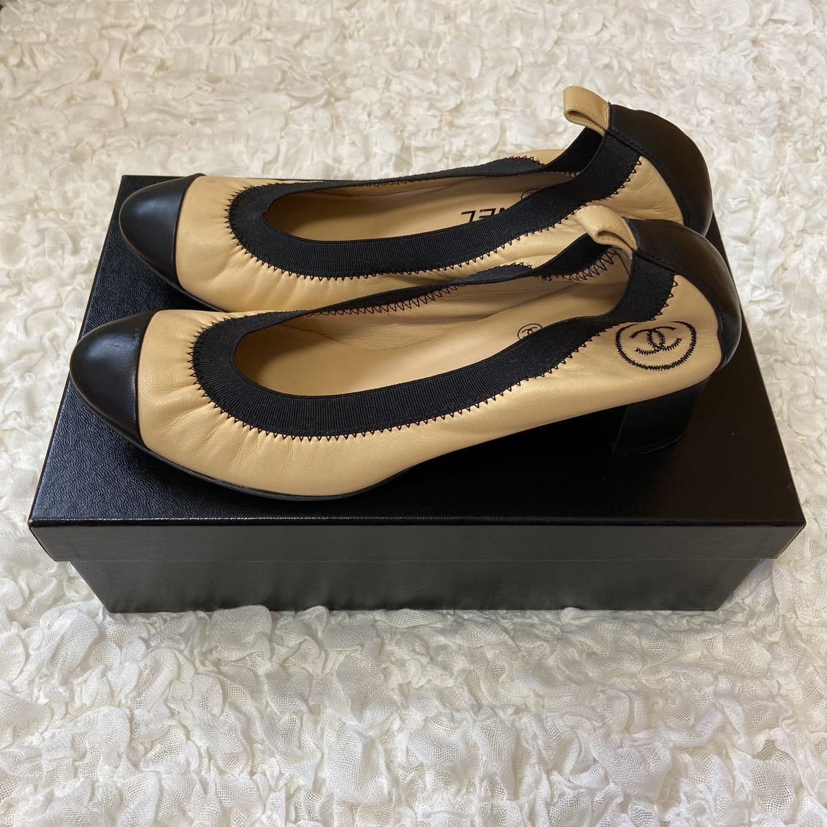 CHANEL シャネル パンプス バイカラー ベージュ ブラック ココマーク チャンキーヒール 37.5 24 レディース 靴 シューズ ハイヒール レザー