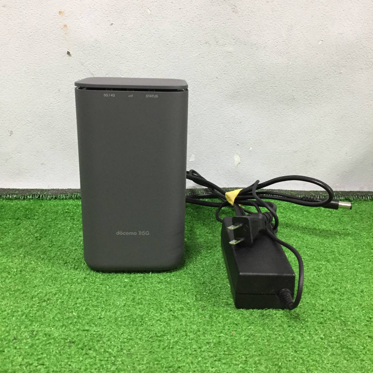 ○NTTドコモ HR01 ホームルーター NTT docomo ブラック home 5G Wi-Fi 