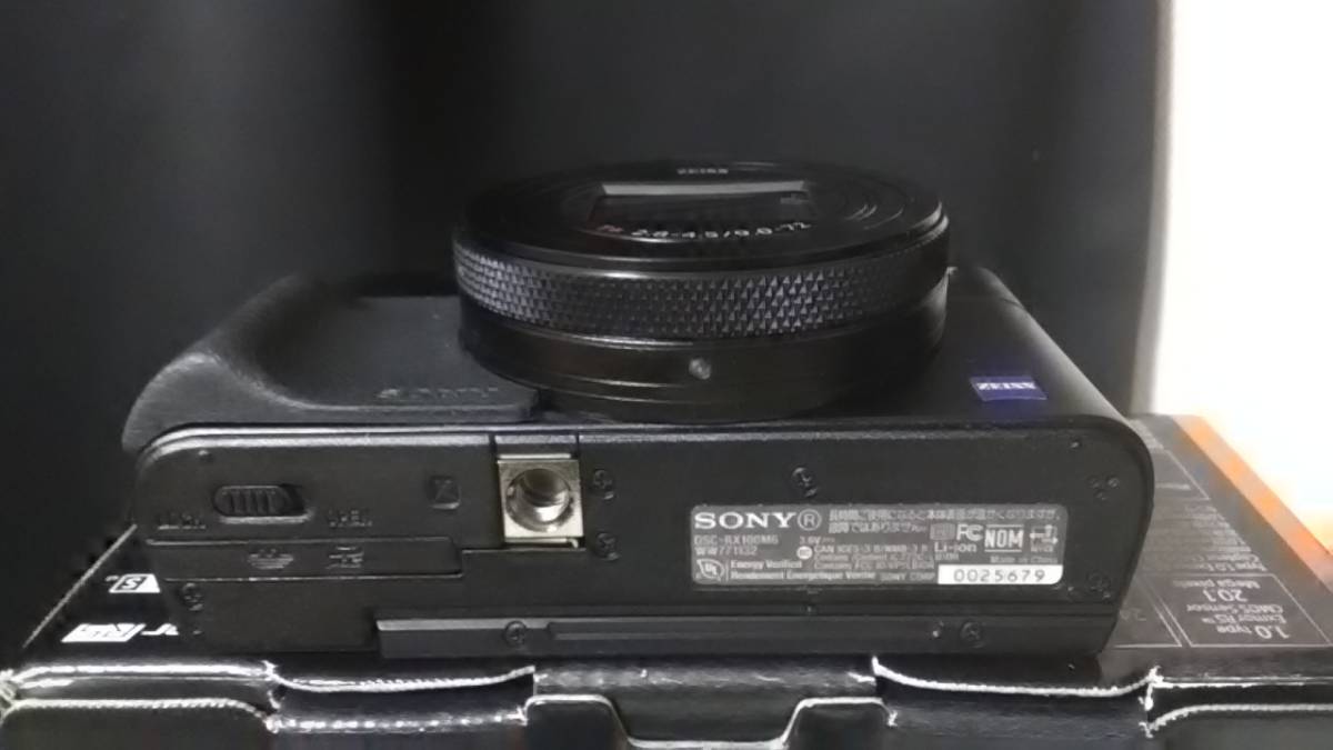 美品 RX100VI(DSC-RX100M6) 予備バッテリー チャージャー ケース付き