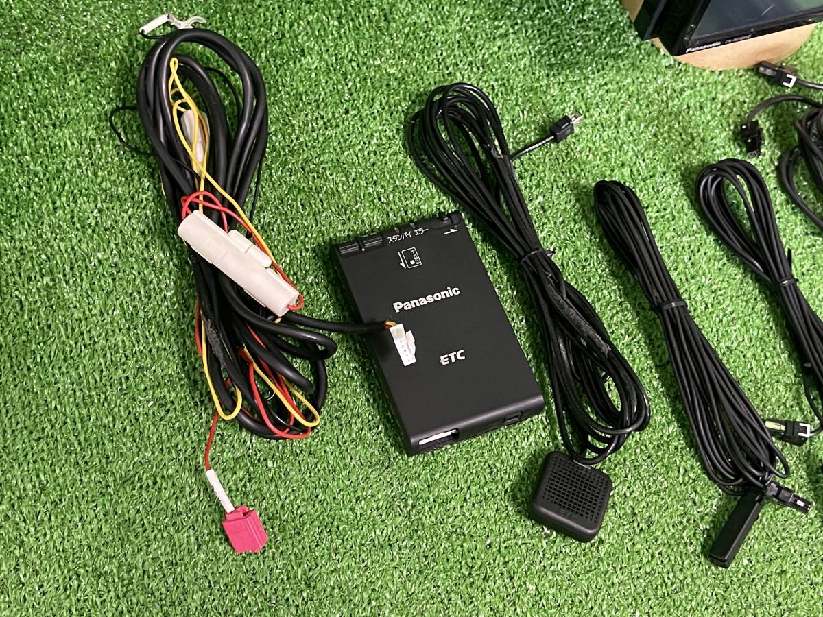 Panasonic Strada メモリーナビ CN-RE06WD Bluetooth対応・DVD再生・CD 