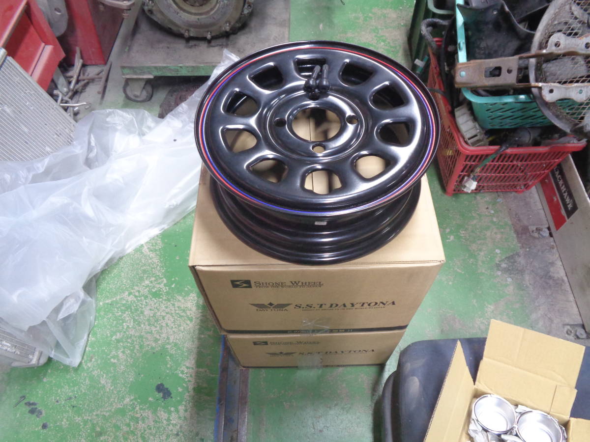 12インチ　デイトナ　新品　未使用　4Ｊ　ＰＣＤ100　1台分　売り切り