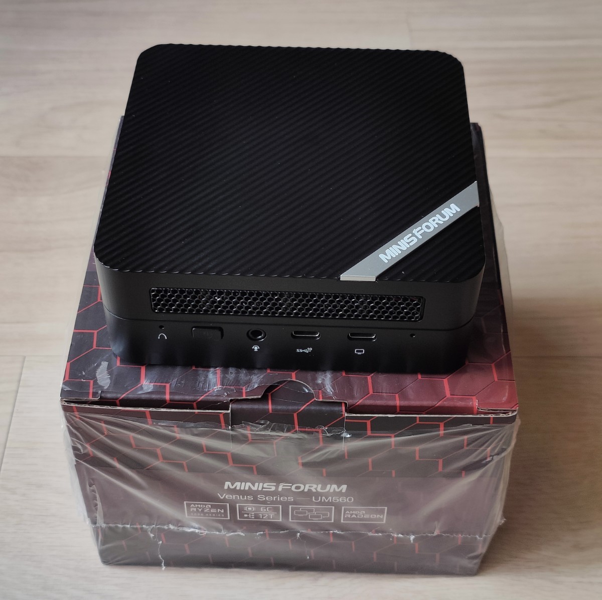 Minisforum UM560/Ryzen 5 5625U/メモリ16GB/SSD500GB/USB-C PD給電/Office 2021