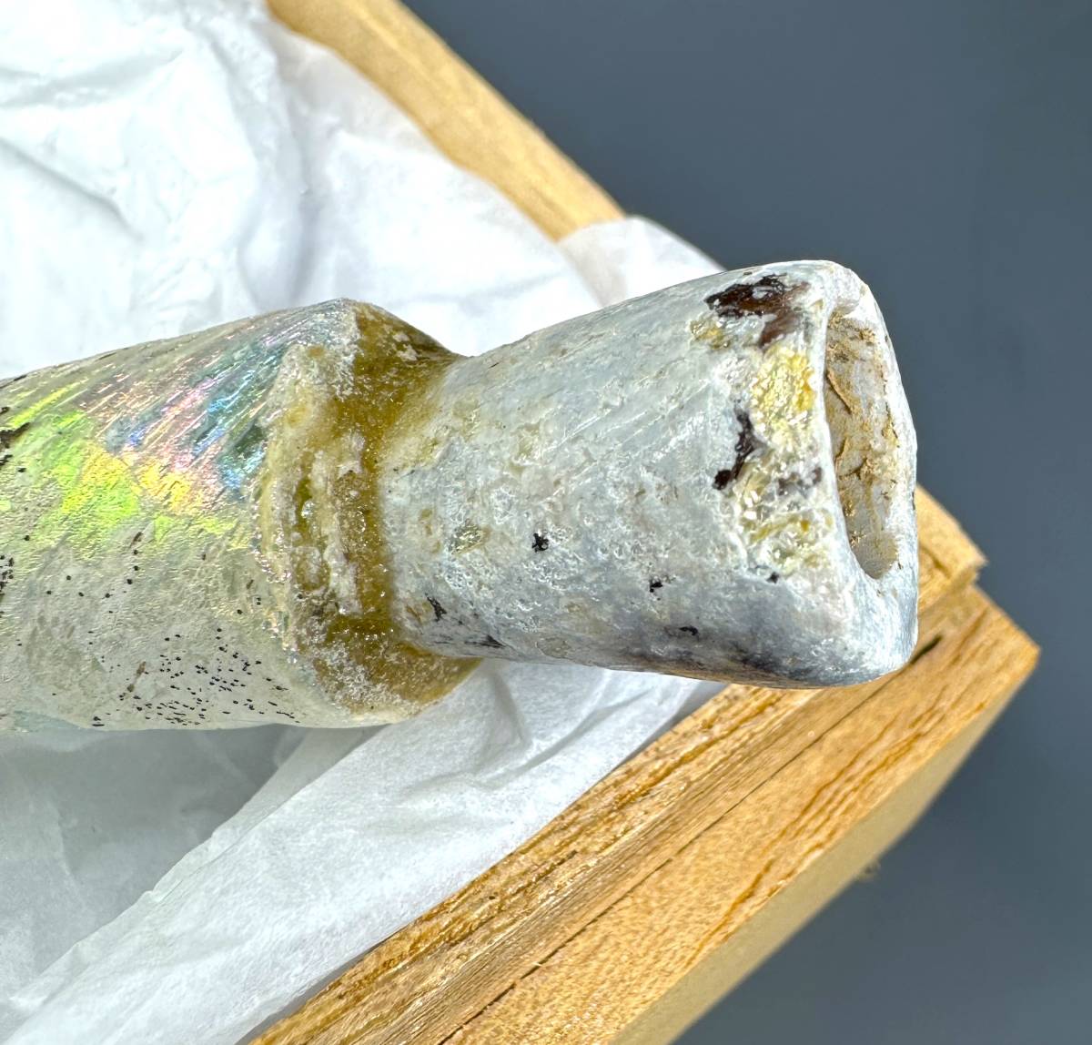 即決★虹銀化 金化★ローマンガラス 薬瓶/紀元1世紀 完全品//考古学 発掘品 出土品 神話/古代ローマ シリア 古代美術 玉虫色 パティナ/669 1909古代ローマングラス半透明エメラルドブルー虹色銀化碗(口径約