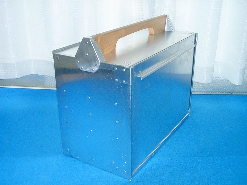 ★全国送料無料（沖縄/離島もOK）　アルミ製　岡持ち　おかもち　出前ケース