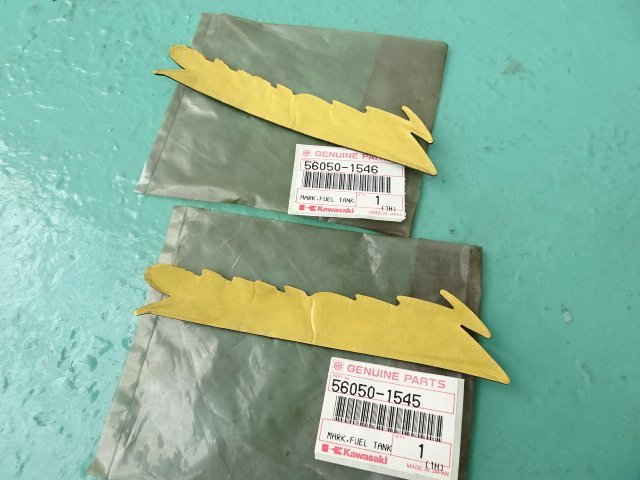 ZEPHYR 400 ゼファー 400 カワサキ純正 タンクエンブレム 左右セット 
