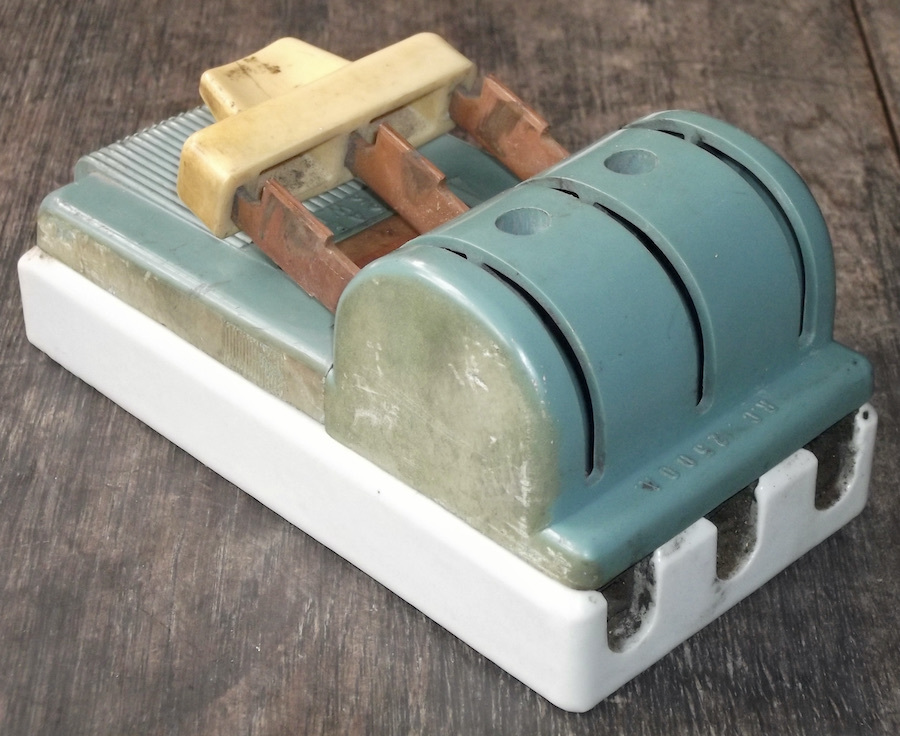 【レア・昭和レトロ】日本碍子製ダルマスイッチ　分岐高圧碍子(がいし)型開閉器 レア・昭和レトロ】日本碍子製ダルマスイッチ 分岐高圧碍子(がいし)型