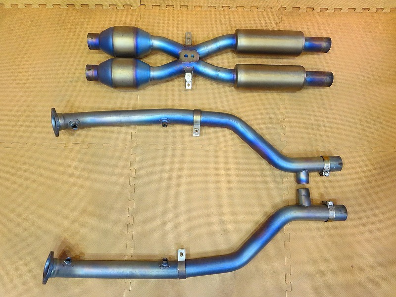  E92 M3 アクラポビッチ フルチタン マフラー Evolution BMW E92 M3 アクラポビッチ フルチタン マフラー Evolution 【公式通販】