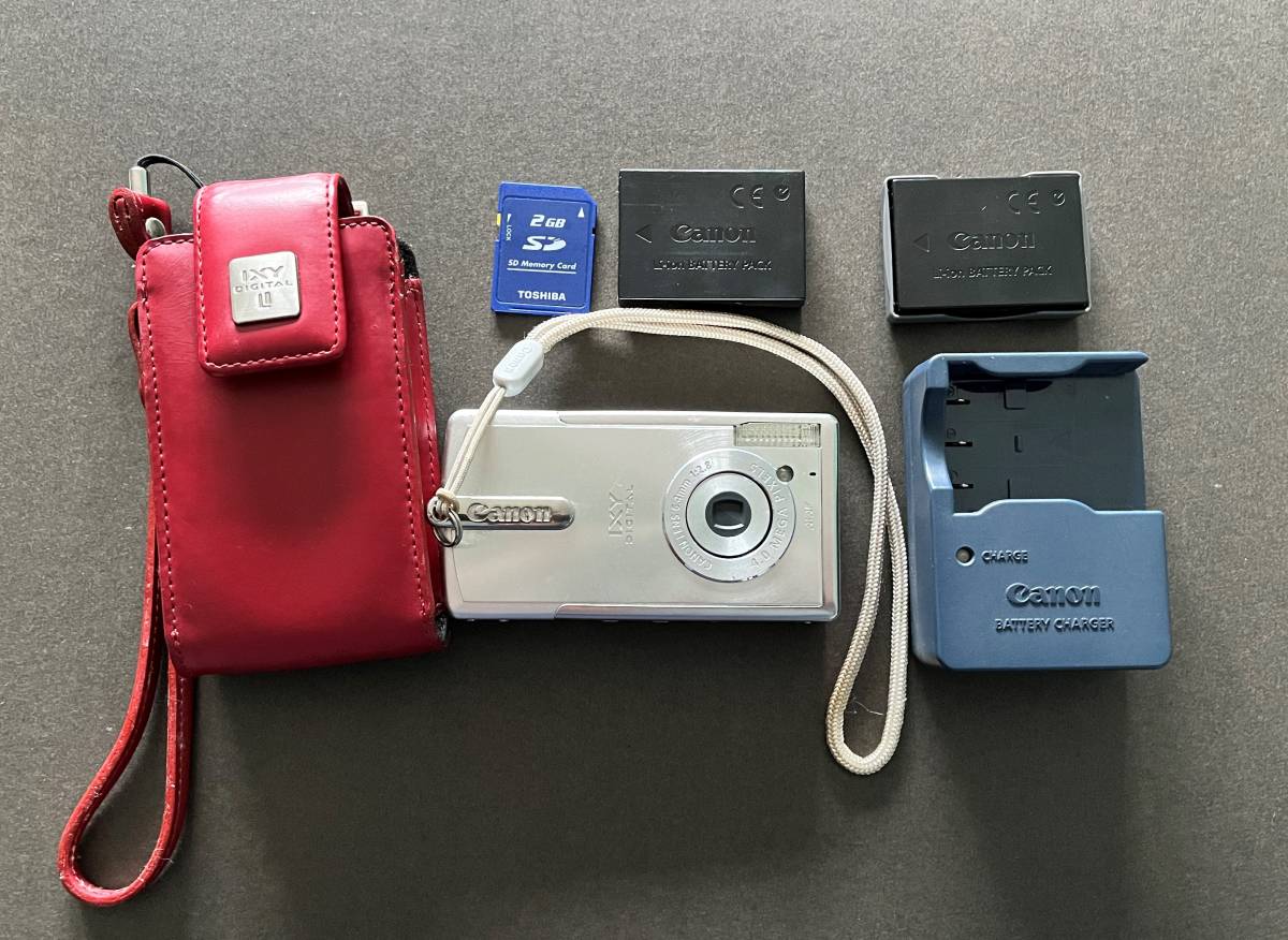 ジャンク CANON IXY 10S 14.1 MEGA PIXELS コンパクトデジタルカメラ