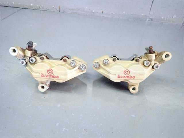 xjr1300 1998年 RP01 純正ブレンボキャリパー パット付 βEI08-1 ヤマハ XJR1300 RP01J (H11年式) 絶版！ 純正 ブレンボ