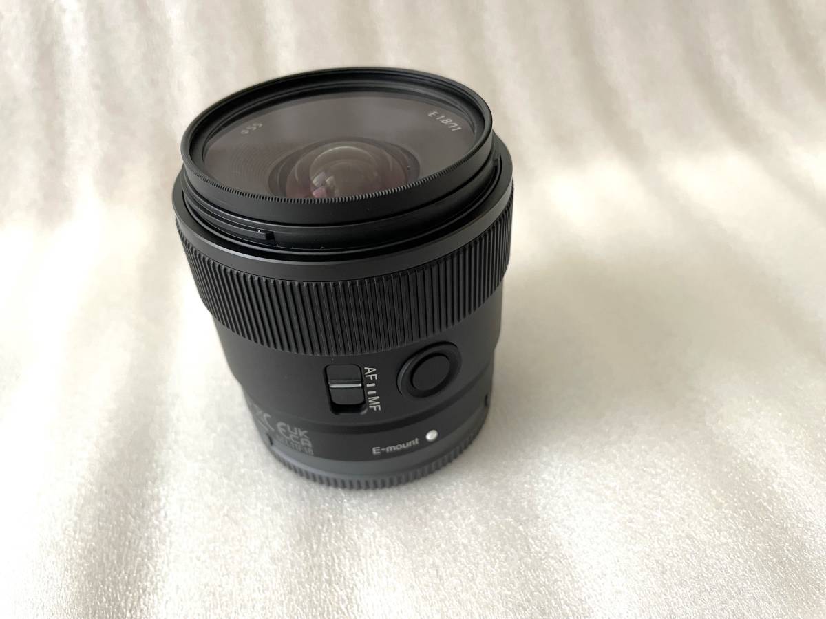 ☆美品☆ソニー SONY E 11 mm F1.8 SEL11F18 保護フィルター付 【公式 