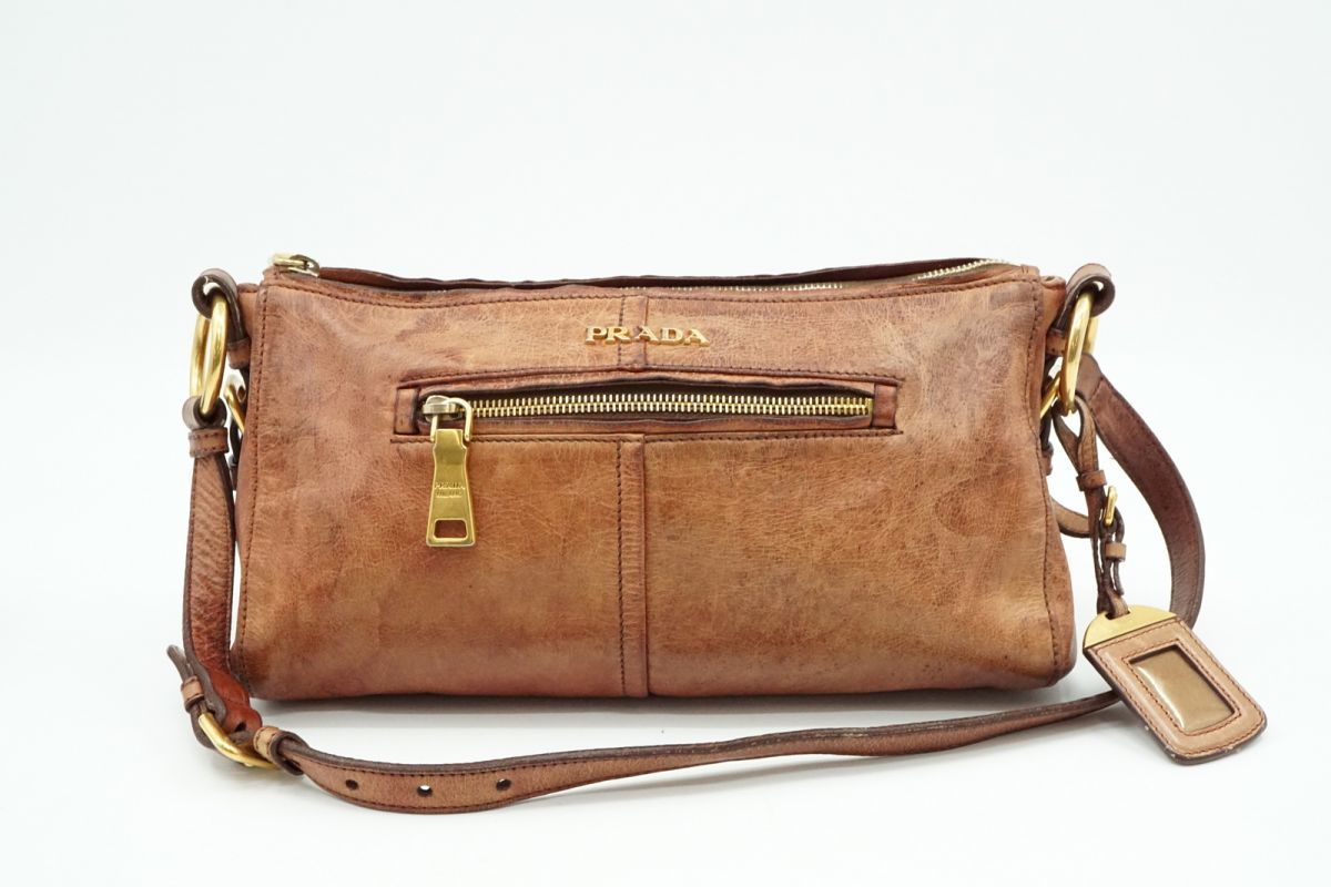 プラダ ワンショルダーバッグ ゴールド金具 ネームタグ ロゴ レザー 茶 ブラウン 良品 PRADA 5866h