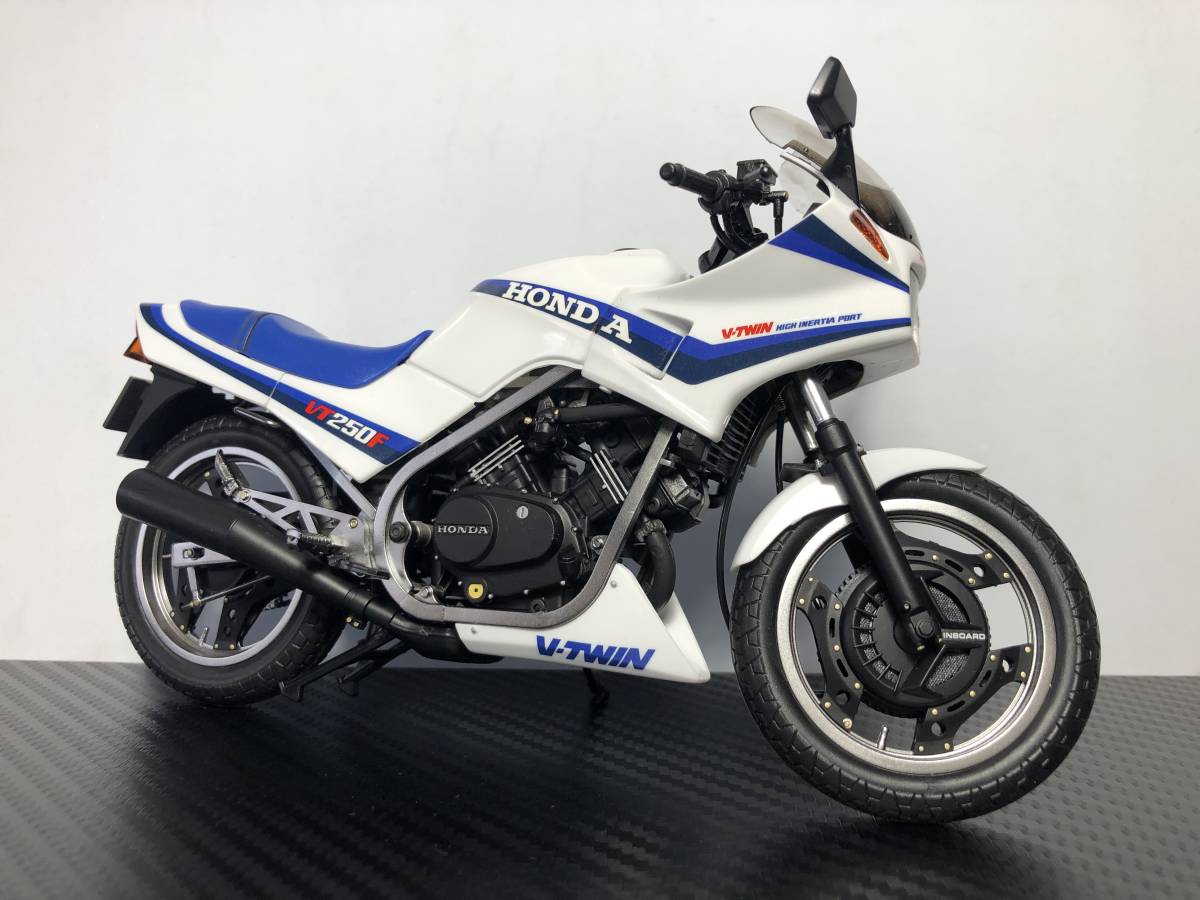 ハセガワ 1/12 ホンダ VT250F mc08 1984 塗装完成品(完成品)｜売買され 