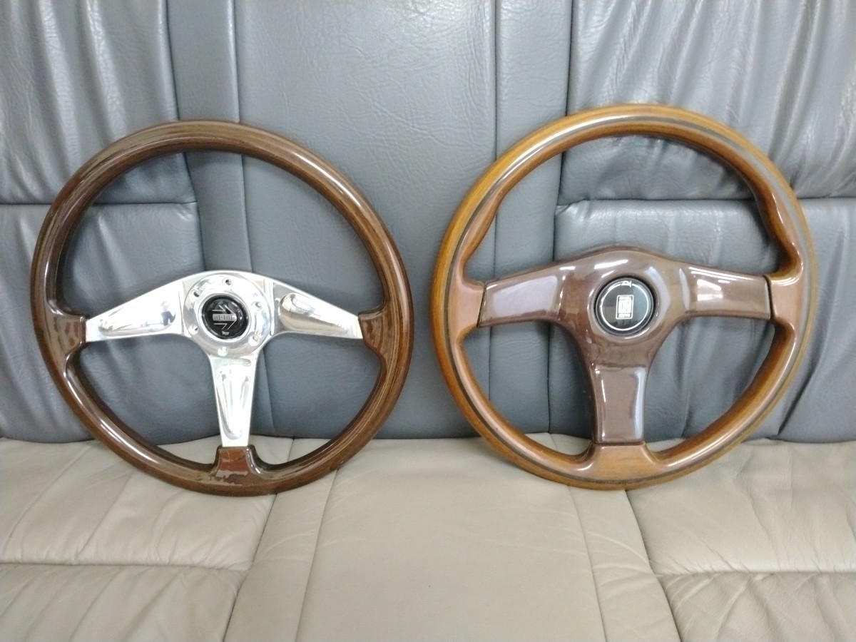 ウッドステアリング 当時物 ナルディ MOMOの良品2本セットです。 MOMO