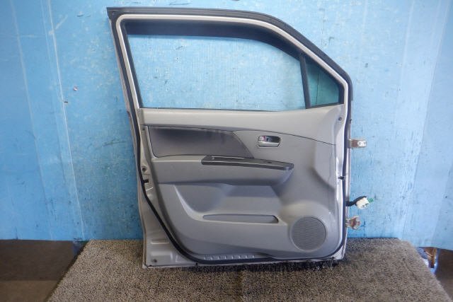 AZワゴン DBA-MJ23S フロント 左 ドア 1A28-59-020 シルバー Z2S 個人宅発送不可商品 [ZNo:05006019] 158524