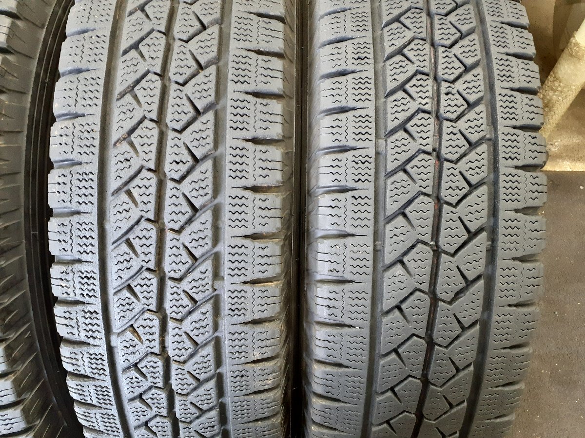 パF4224■195/80R15 107/105L LT　4本価格　BRIDGESTONE BLIZZAK VL1　送料無料 冬 ハイエース キャラバン NV350 ボンゴ