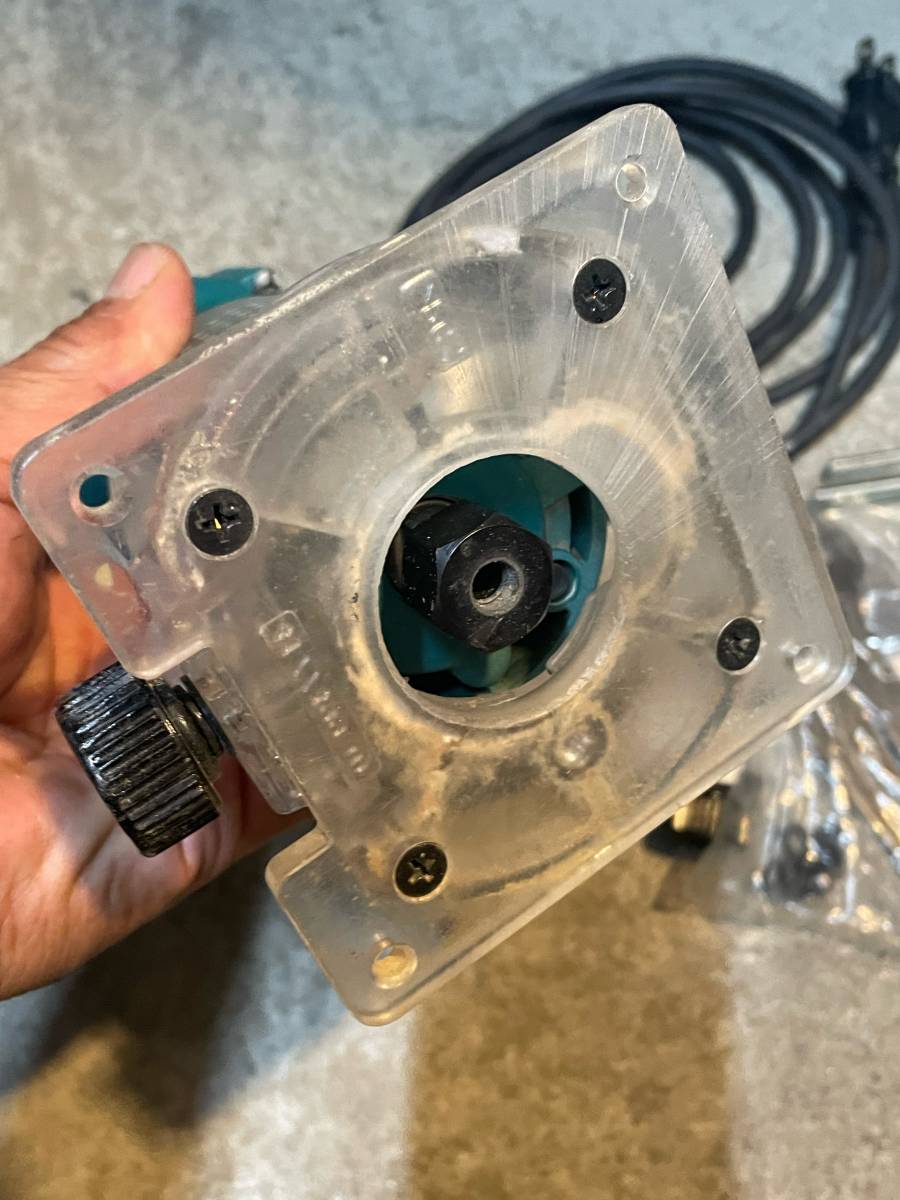 ★送料無料　付属品、ビット付き　 makita マキタ 3707FC 電子トリマ _4