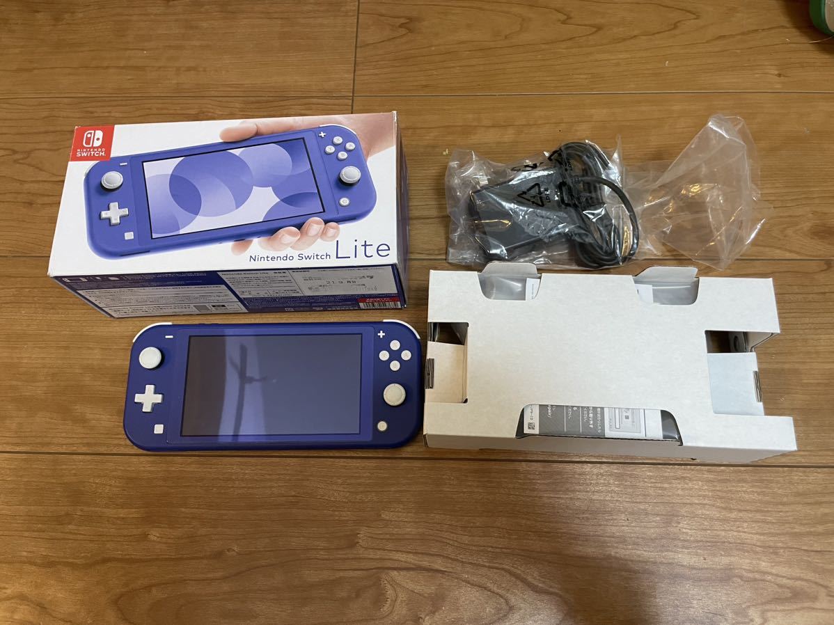 定番，最新作 Nintendo switch Lite ブルー ジャンク品