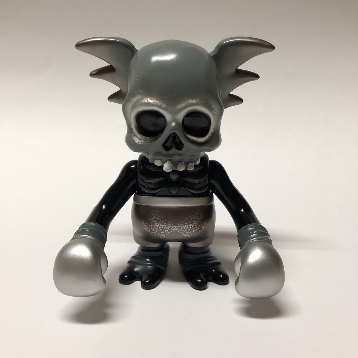 skullwing pushead astrozombies secretSECRETBASE PUSHEAD ソフビ