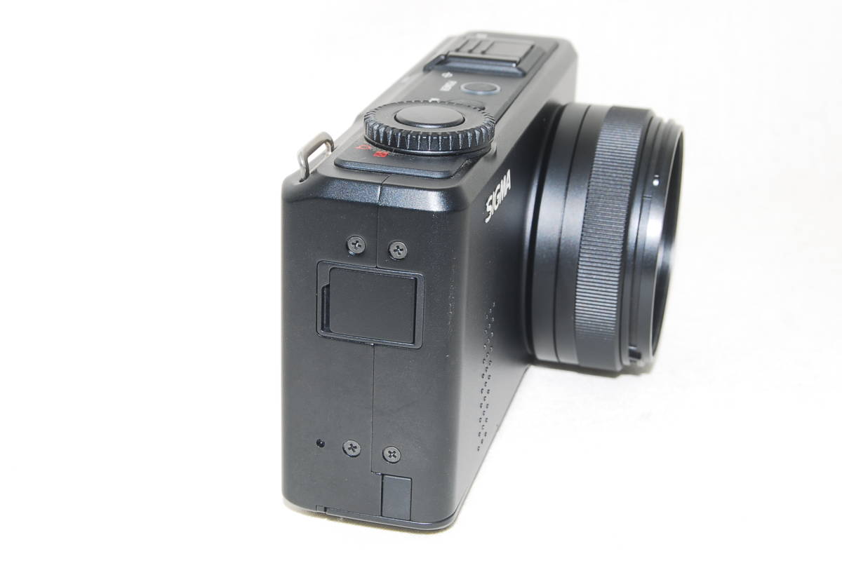 SIGMA シグマ DP2 Merrill 新品バッテリー付 ☆新品級☆SIGMA シグマ DP2 Merrill コンパクトデジタルカメラ
