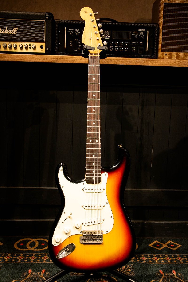Fender ストラトキャスタータイプ エレキギター ♪詳細不明 ストラトキャスタータイプ レフティ エレキギター ☆D 1019