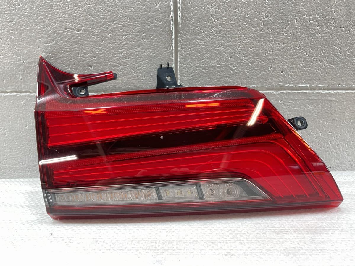 R51004 アルファード AGH30W 後期 純正 テールランプ 左 内側 KOITO 58