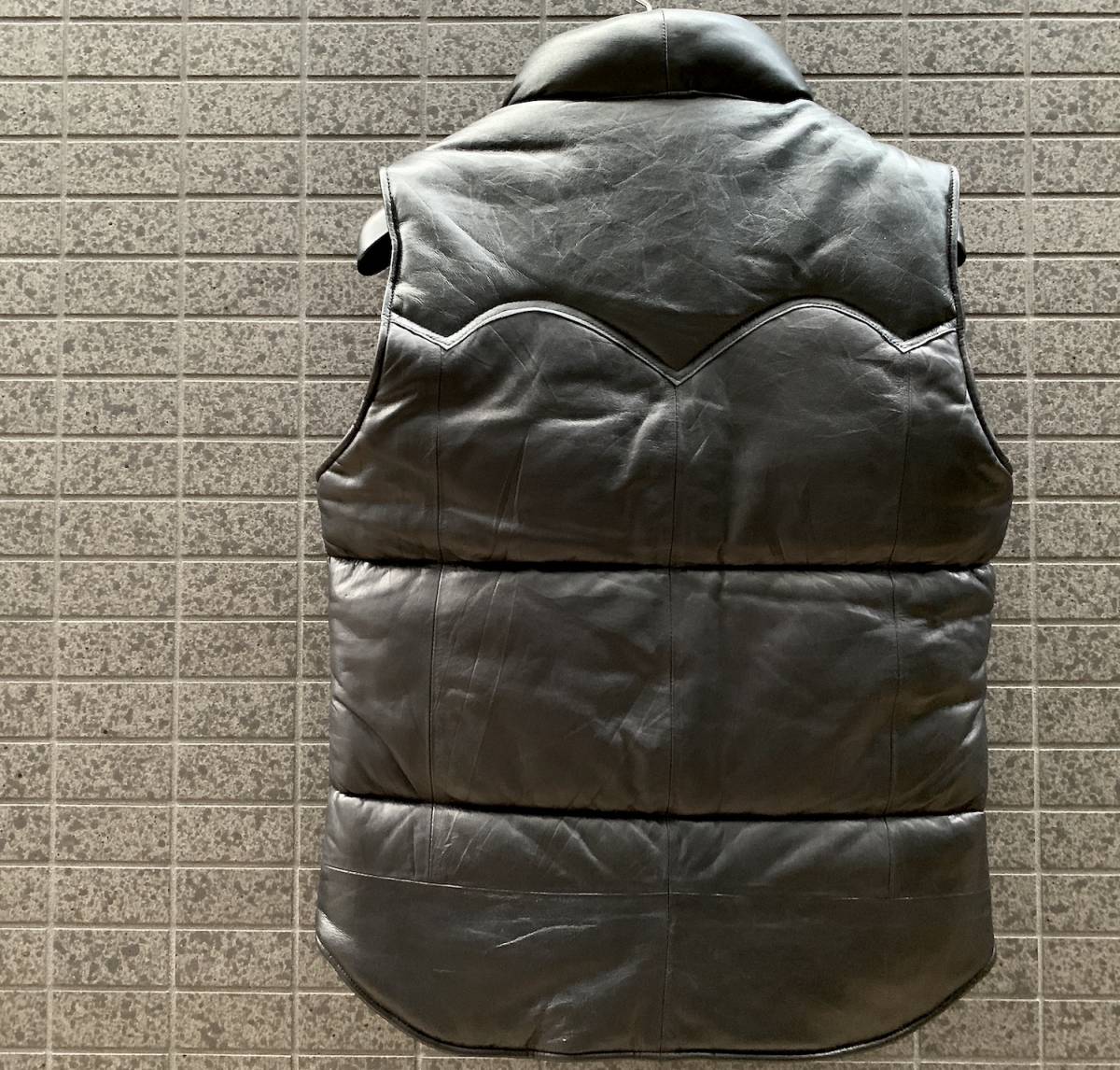 ◇モデル出品◇XLサイズ 牛革×黒デニム リッチ・レザーダウンベスト黒