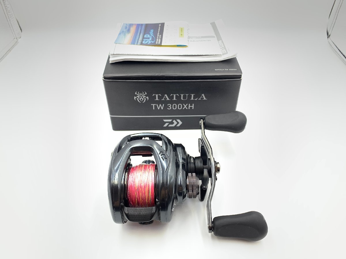 (管71194) 美品 Daiwa ダイワ 21 タトゥーラ TW 300XH PE6号 ビッグベイト ベイトリール