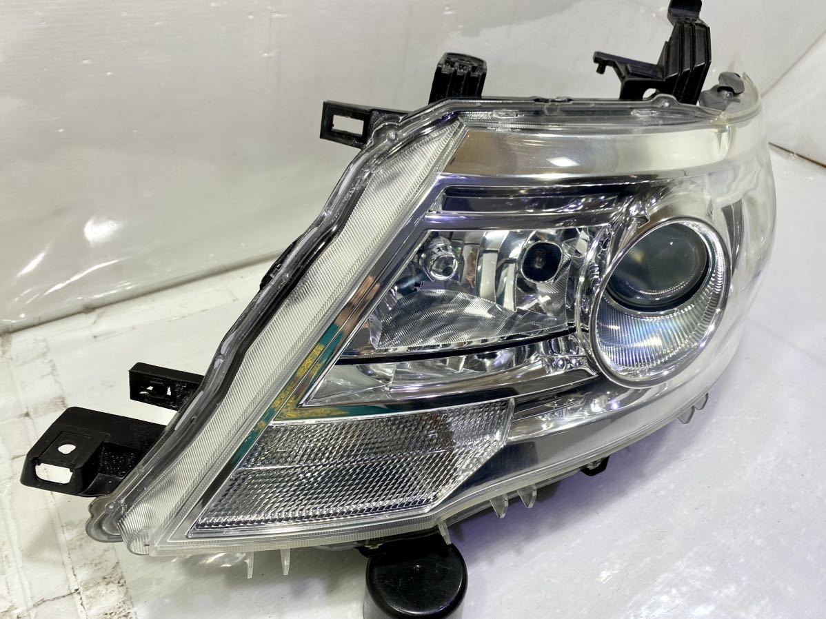 日産 セレナ HWS C25 CC25 後期 HID ヘッドライト 左右
