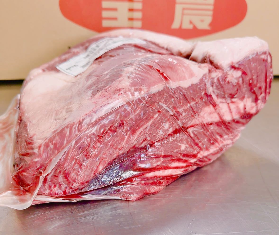 【有償カット依頼可能】1円スタート　北海道産牛肩ロース6100g ステーキ　薄切りBBQ バーベキュー　業務用　冷蔵 