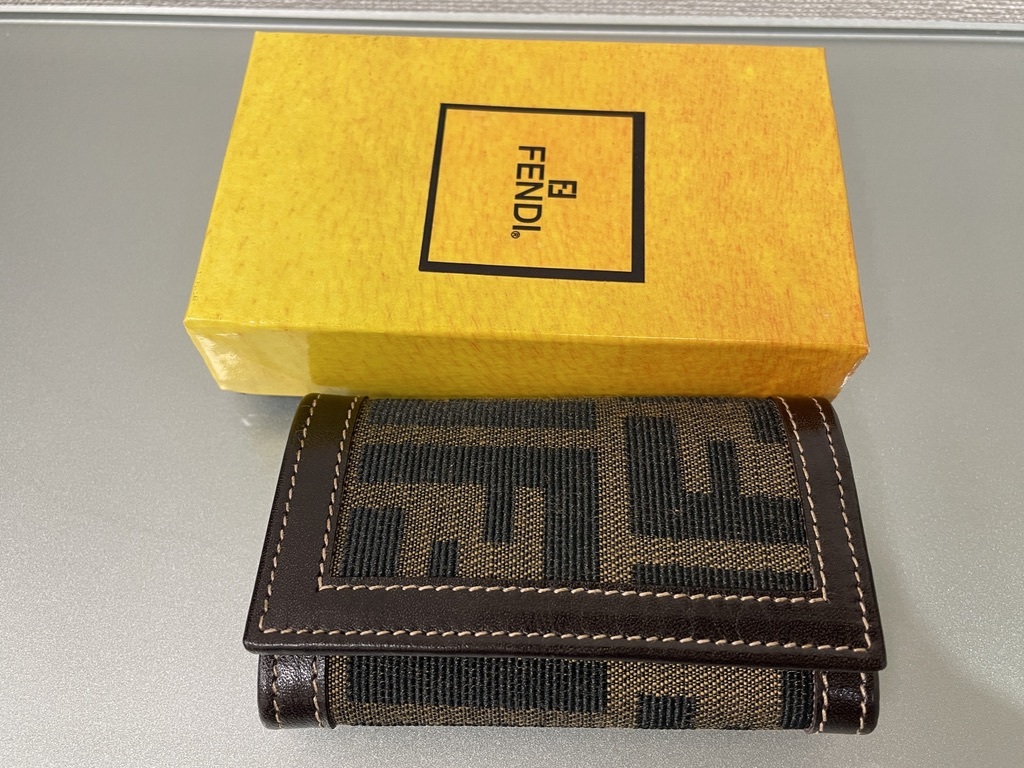 未使用保管品！FENDI フェンディ ズッカ柄 6連キーケース 2261-10163