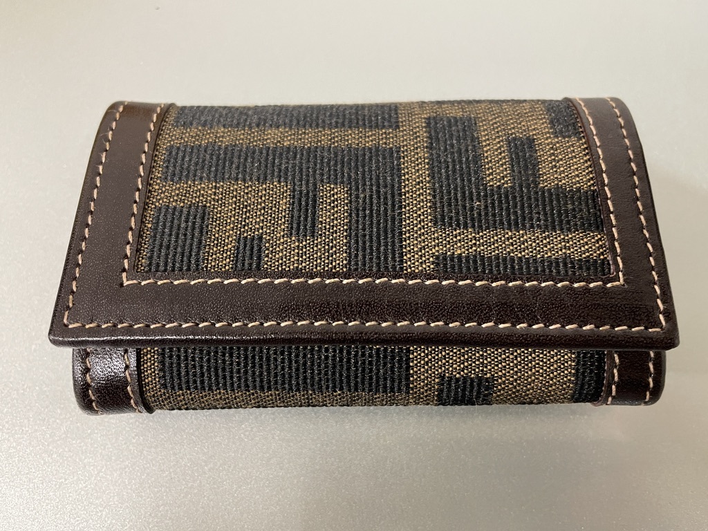 未使用保管品！FENDI フェンディ ズッカ柄 6連キーケース 2261-10163