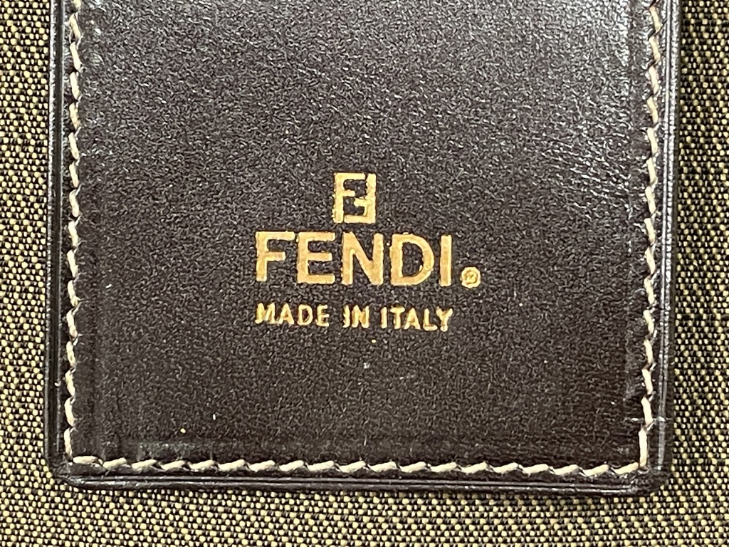 未使用保管品！FENDI フェンディ ズッカ柄 6連キーケース 2261-10163