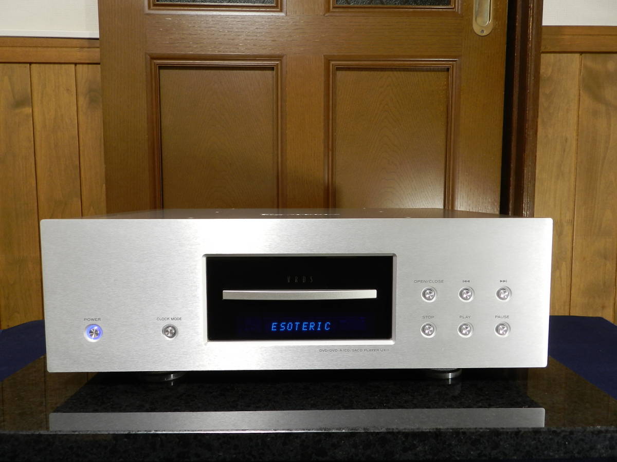 UX-1 ⁄ - ESOTERIC Esoteric NWO 6moons audioreviews: APL Hifi 