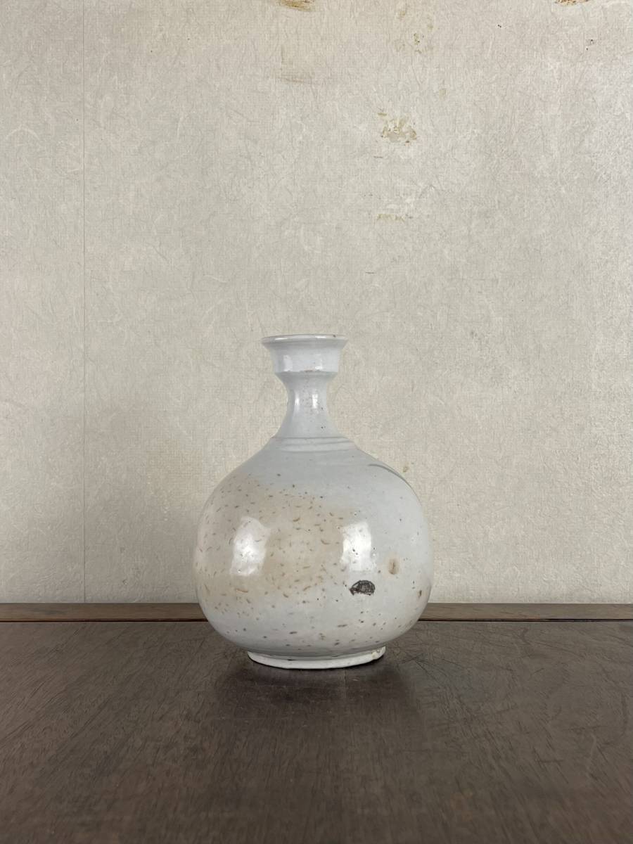 李朝　壺　花瓶 朝鮮美術【李朝時代】白磁 盤口瓶 青花 染付 壺 花入 中国古玩『収集家
